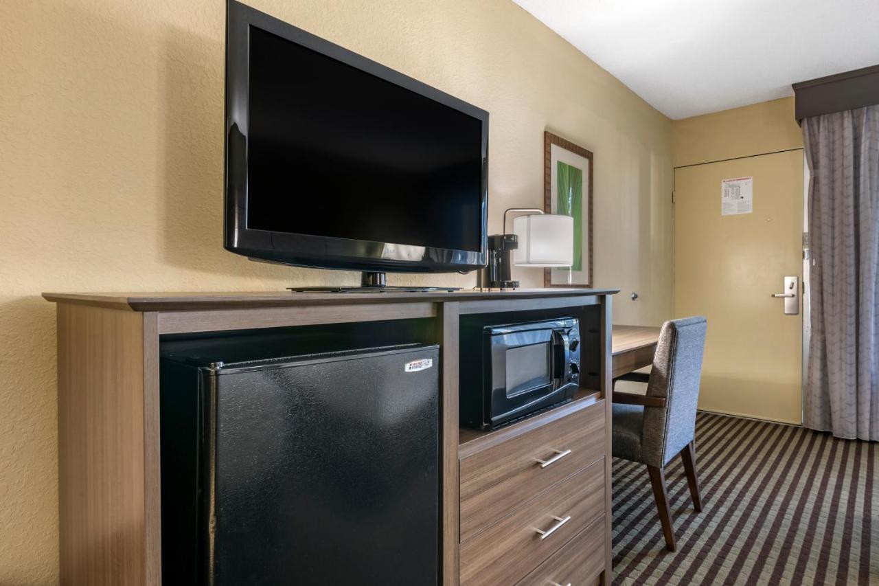 Best Western Downtown Stuart Bagian luar foto