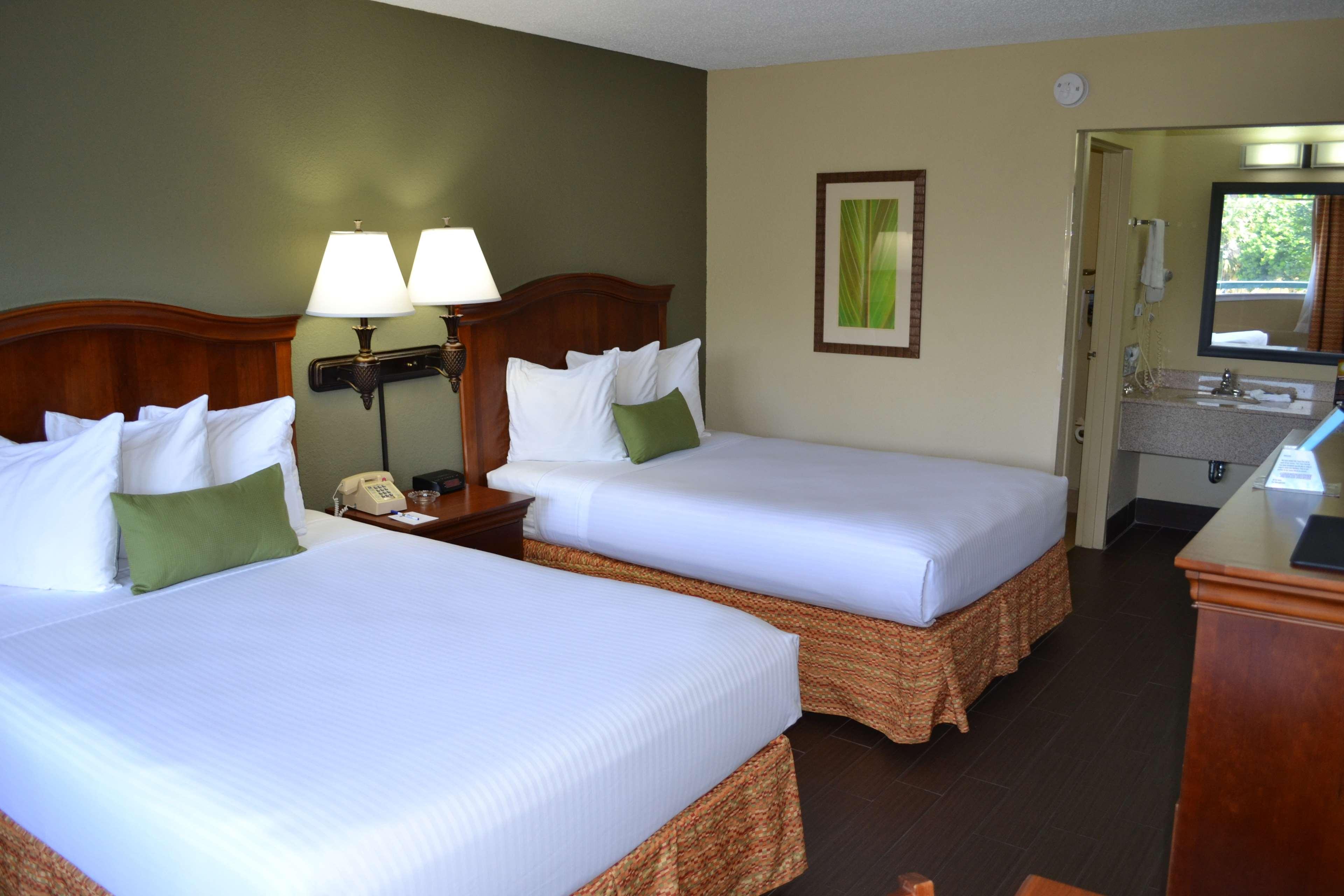Best Western Downtown Stuart Bagian luar foto