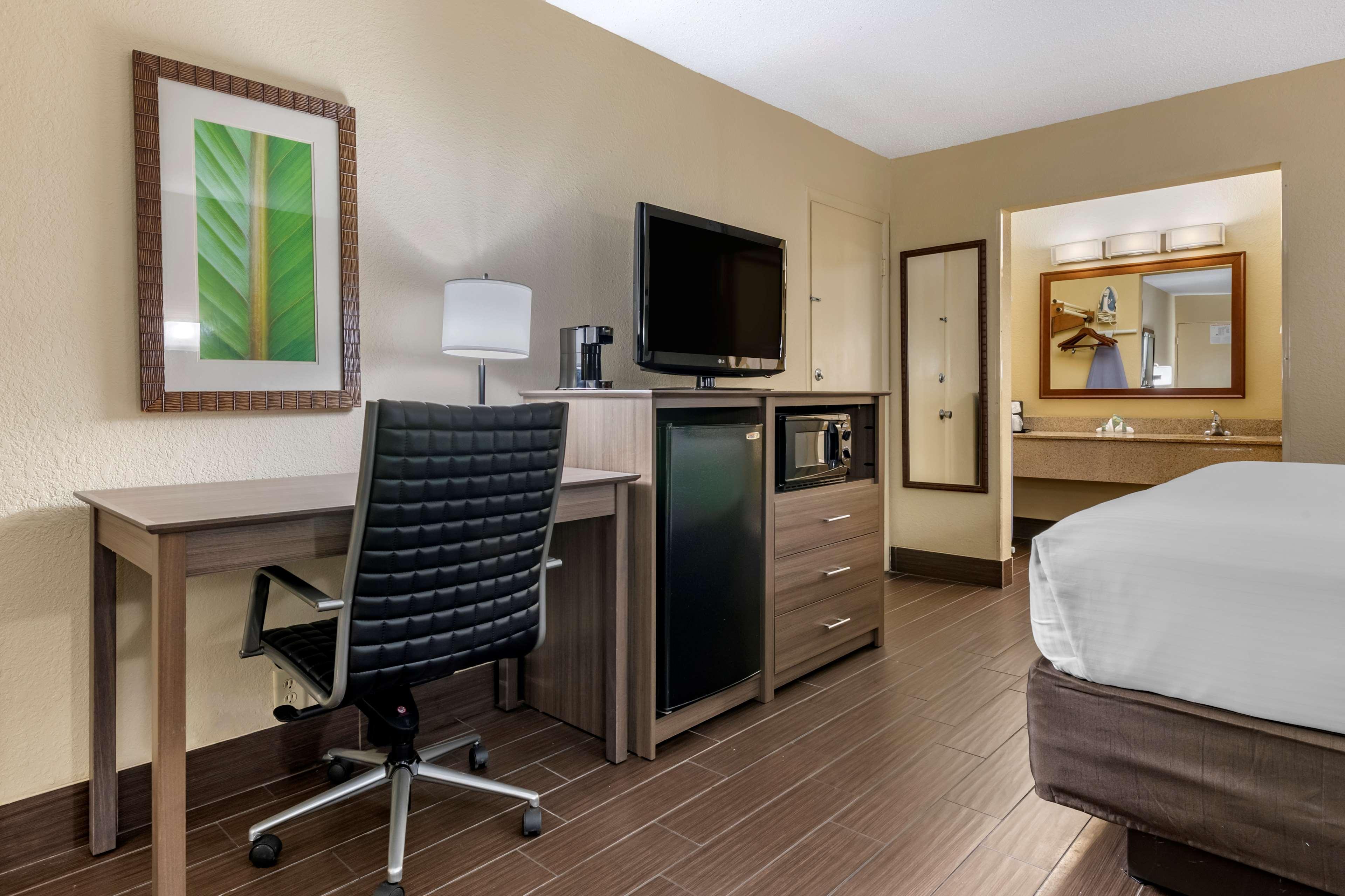 Best Western Downtown Stuart Bagian luar foto