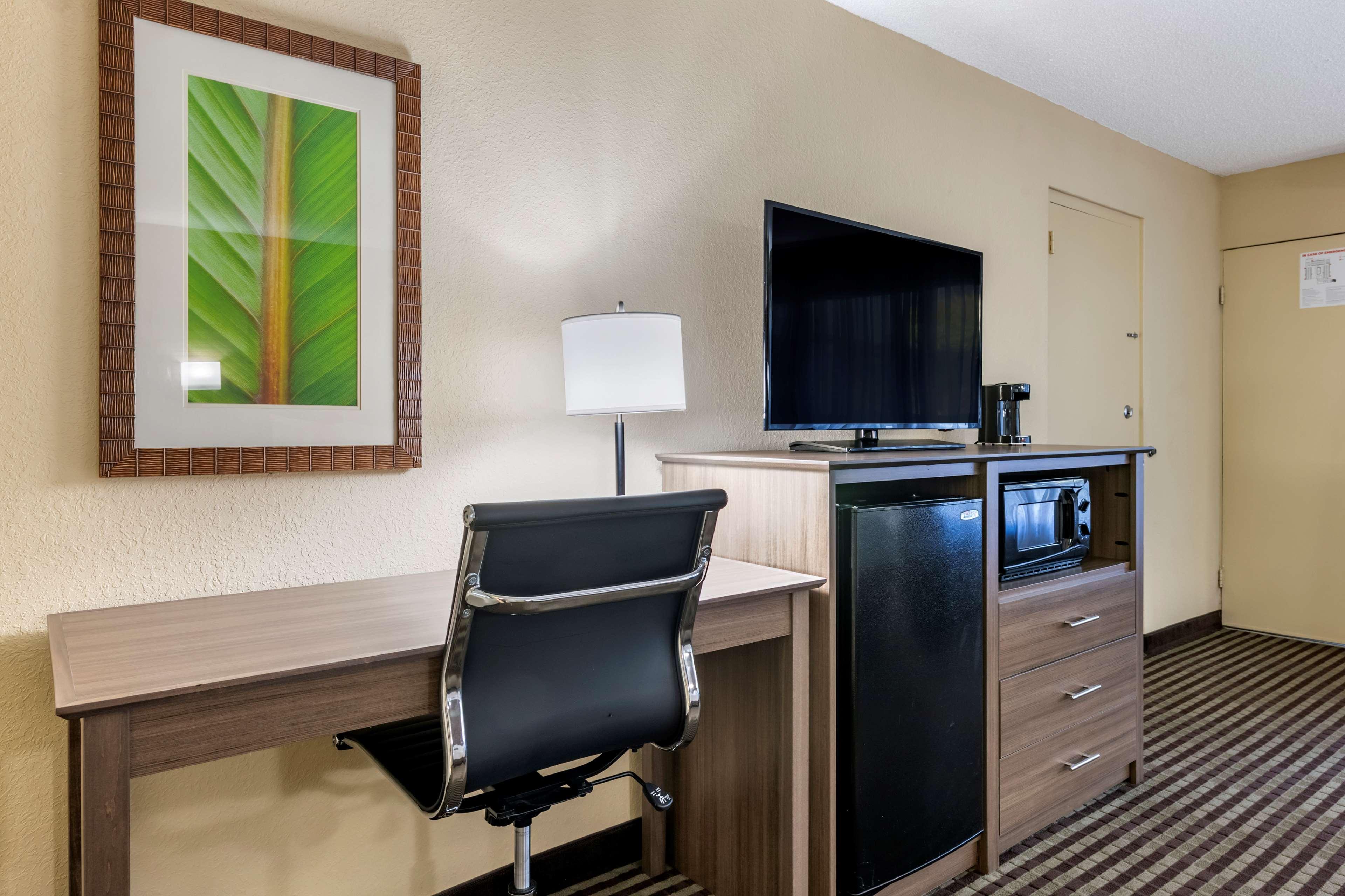 Best Western Downtown Stuart Bagian luar foto