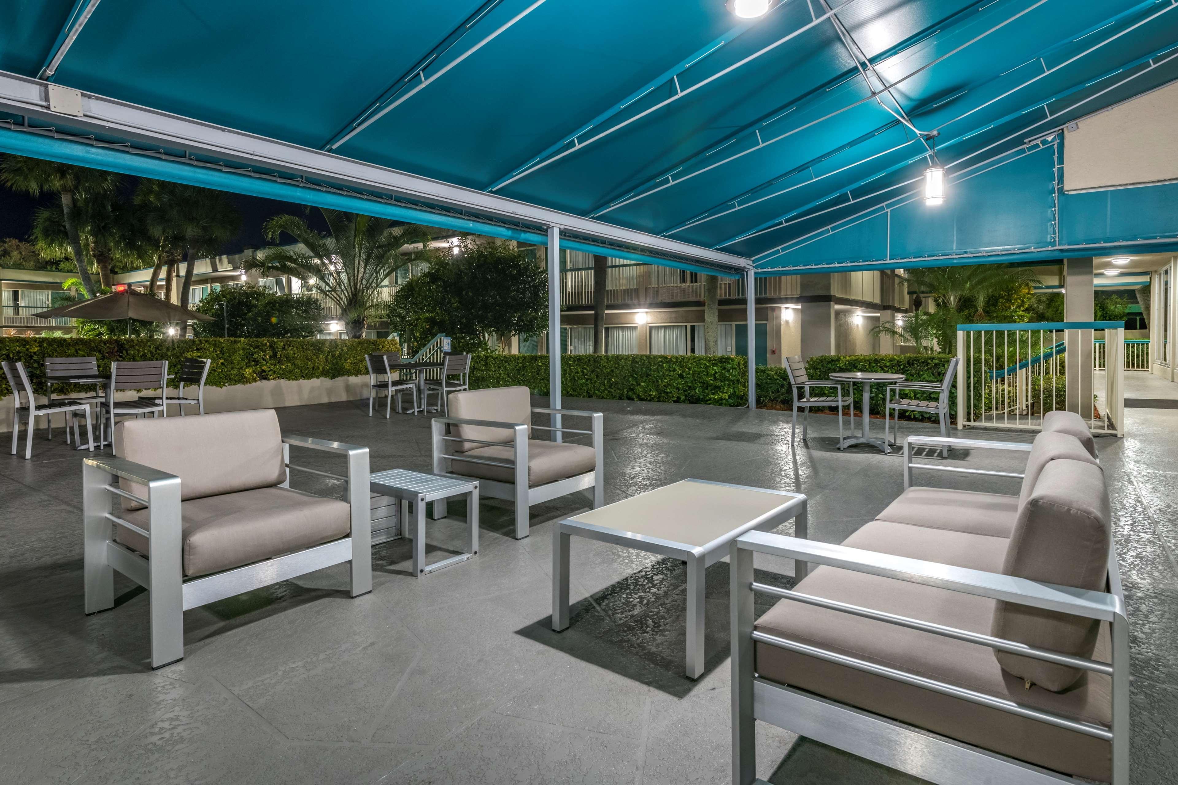 Best Western Downtown Stuart Bagian luar foto