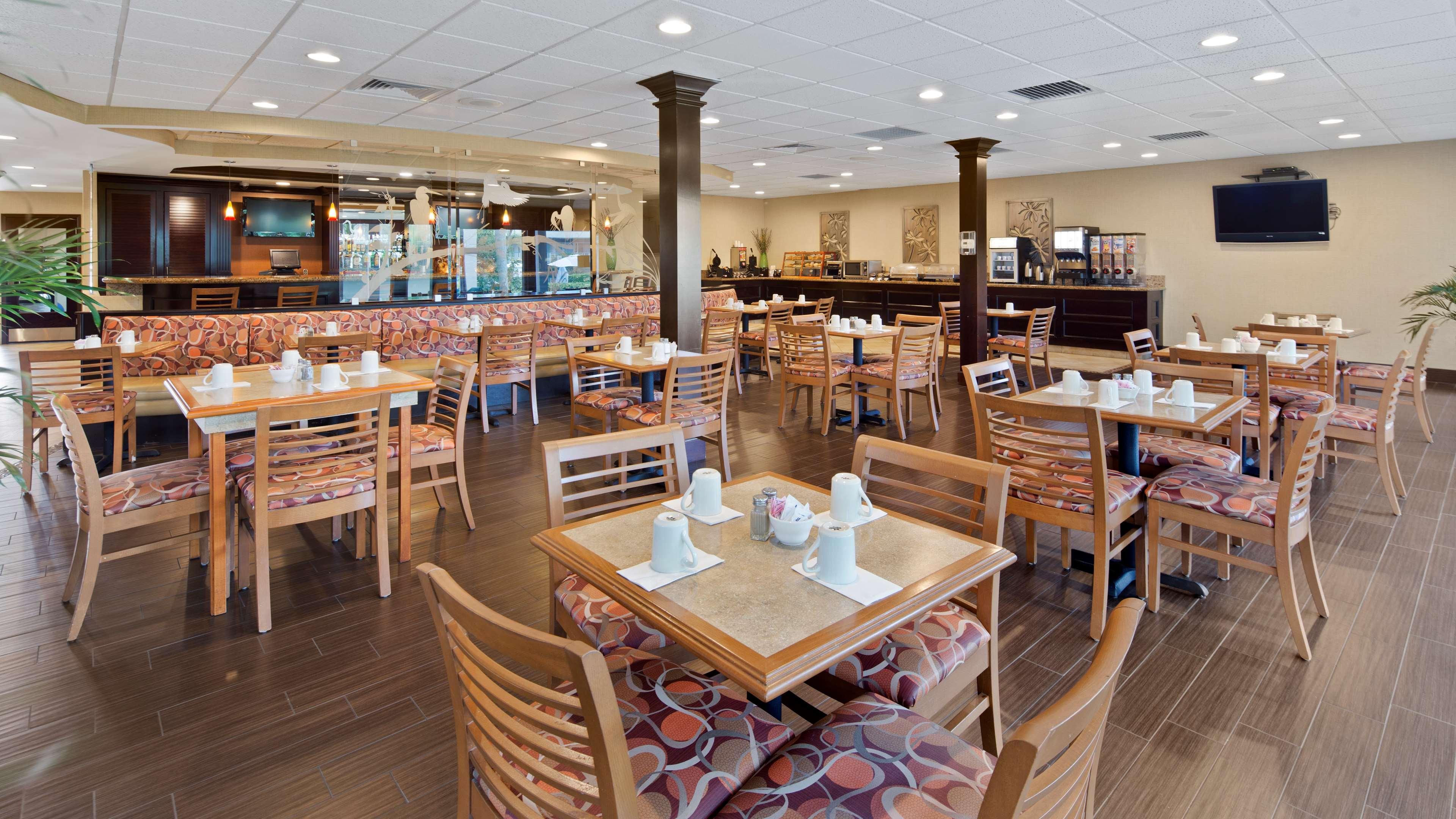 Best Western Downtown Stuart Bagian luar foto