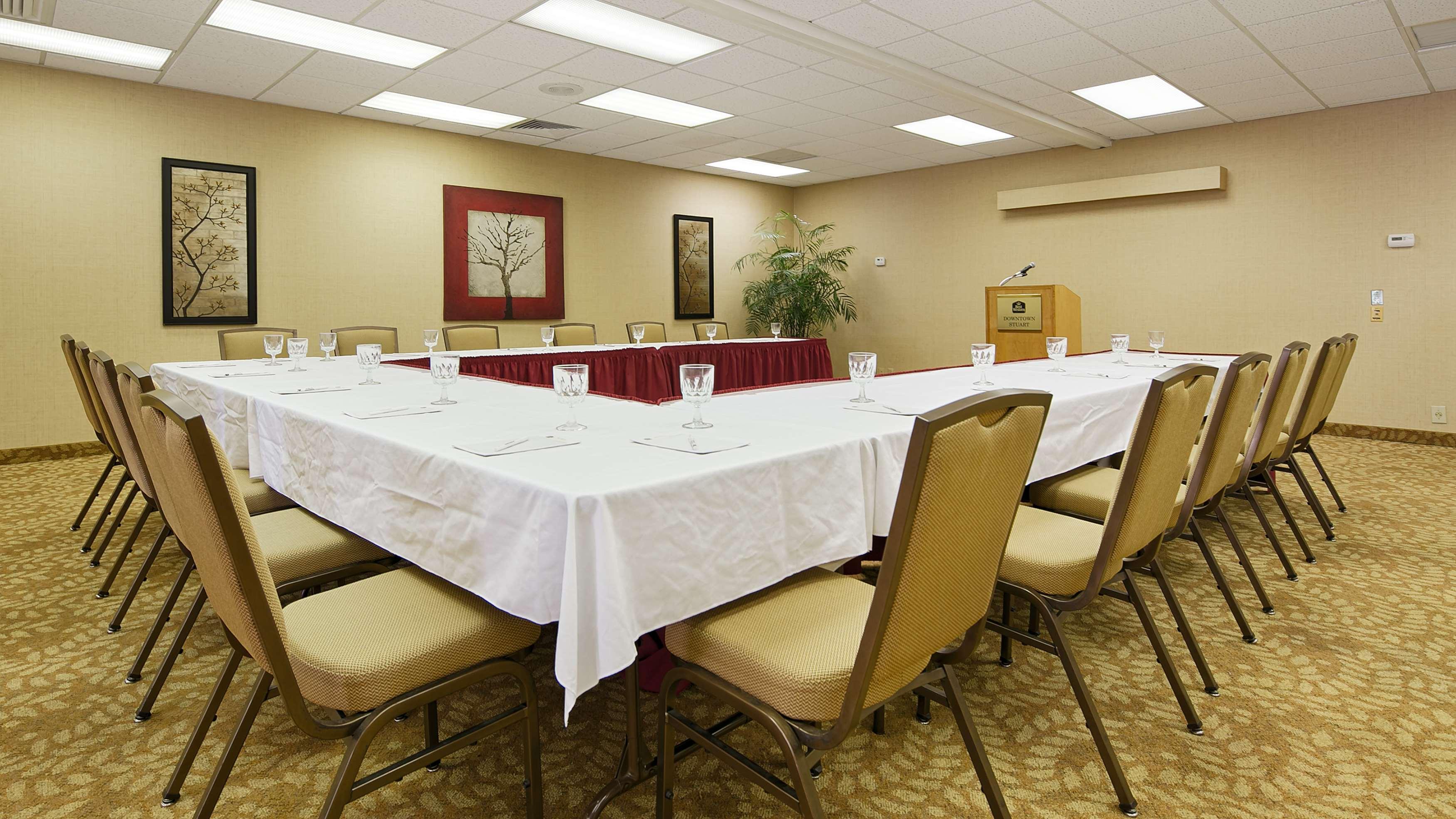 Best Western Downtown Stuart Bagian luar foto