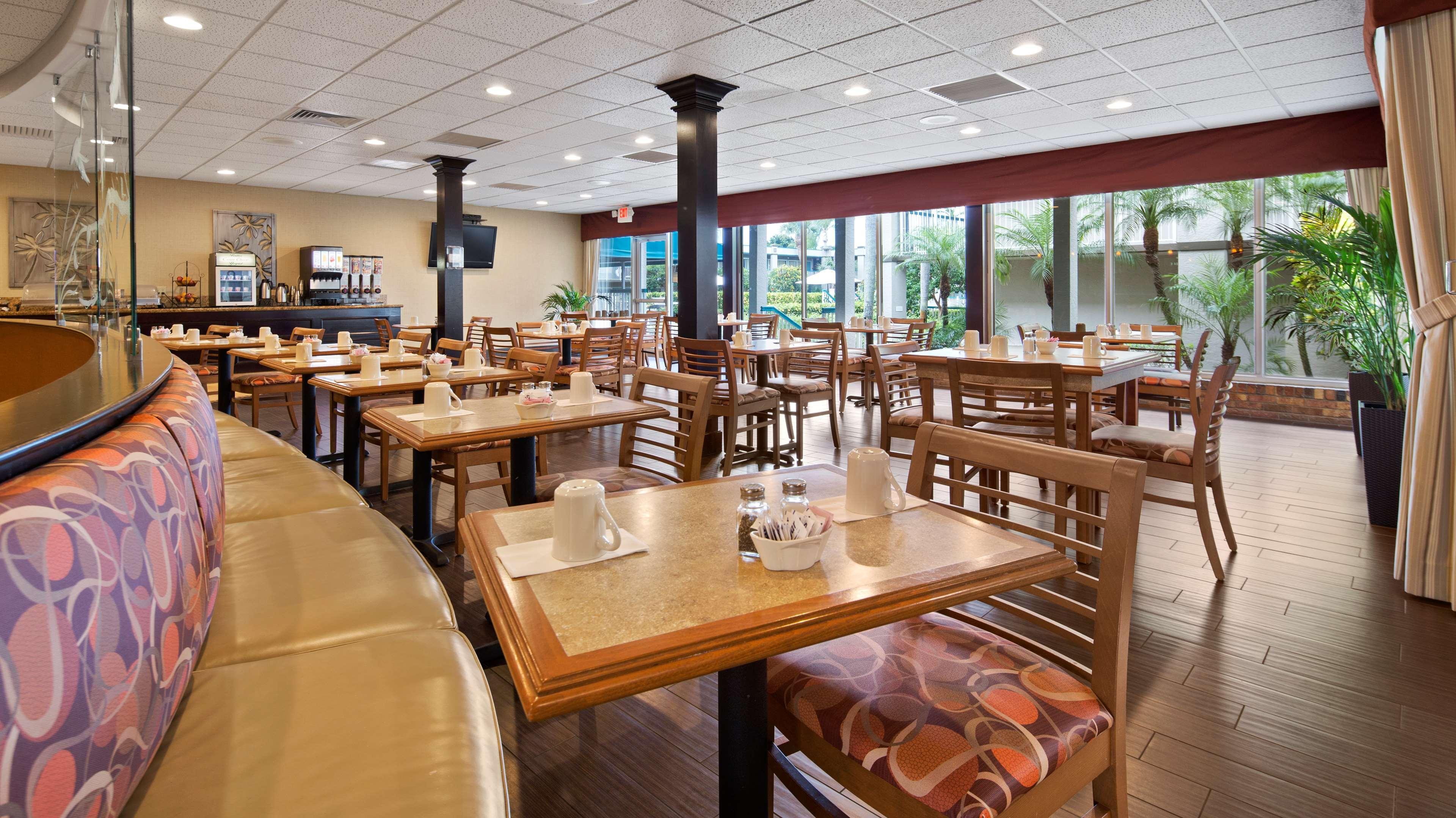 Best Western Downtown Stuart Bagian luar foto